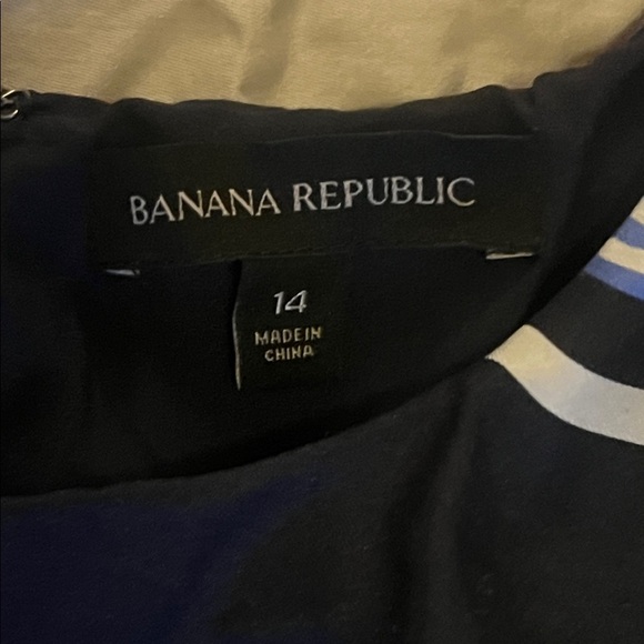 100% Silk Banana Republic Navy, Black, Brown, and White Sleeveless Dress - Picture 2 of 16